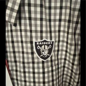 Men’s Cutter and Buck Las Vegas Raiders Shirt (XL)